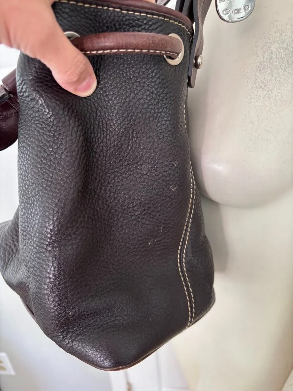 VTG DOONEY & BOURKE Drawstring Bucket Bag in Dark Brown Leather